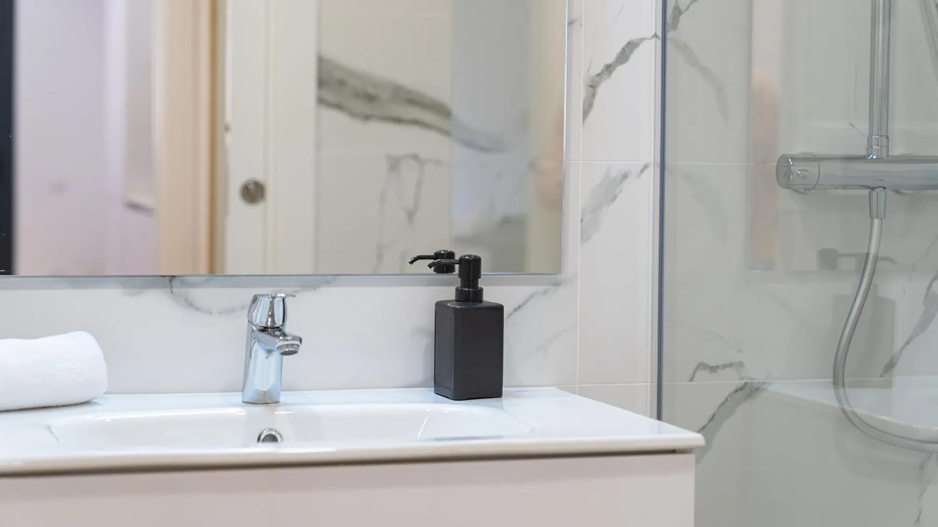 Stay U-Nique Apartments Albeniz Bcn L'Hospitalet de Llobregat
