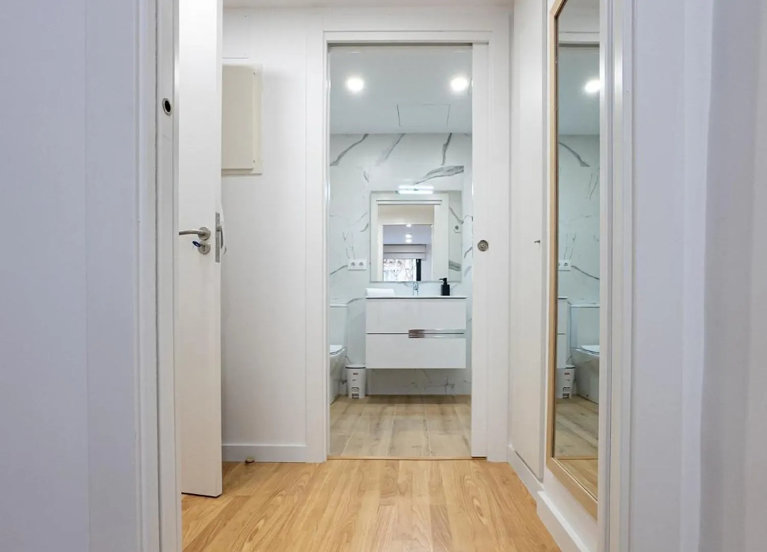 Stay U-Nique Apartments Albeniz Bcn L'Hospitalet de Llobregat 0*,
