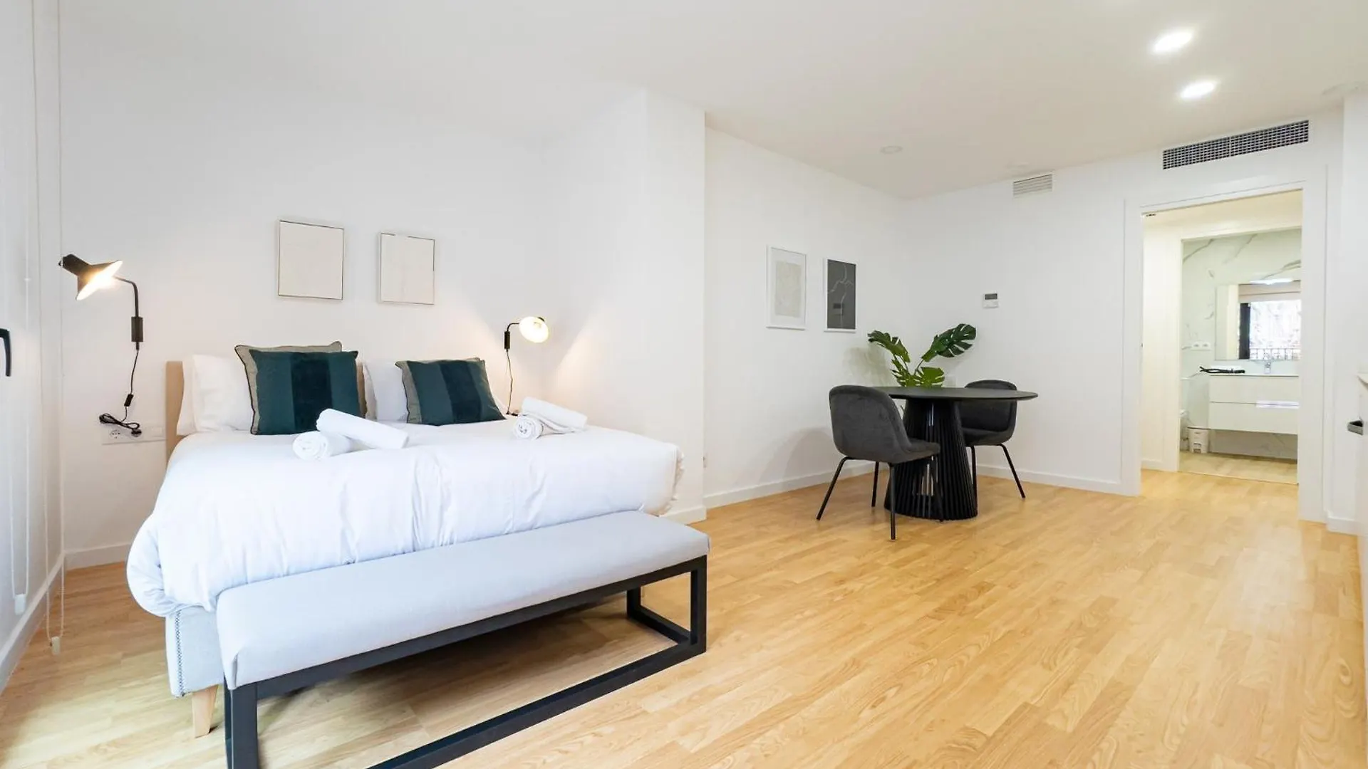 Stay U-Nique Apartments Albeniz Bcn contacts